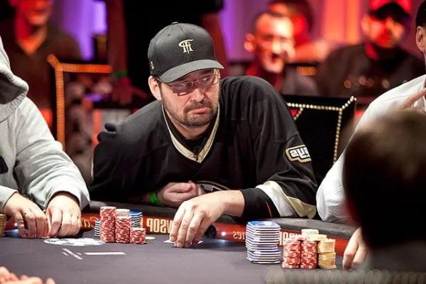 Poker Pro: How To Be A Professional Poker Player